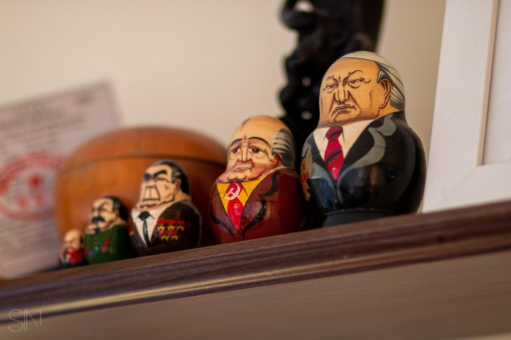 matryoshka-dolls-6919992_1280